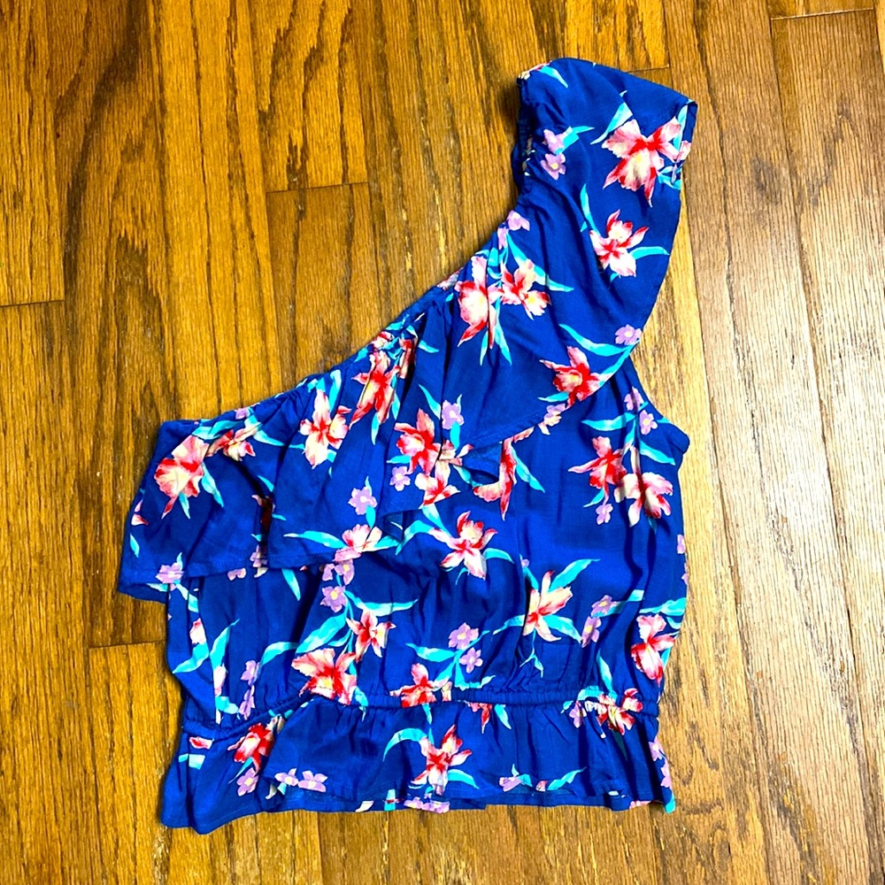 Super cute one shoulder American Eagle small crop top tank